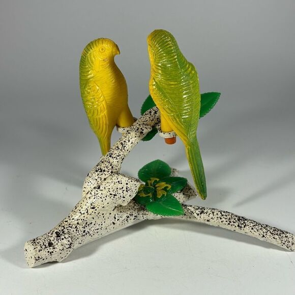 Vtg Celluloid Hard Plastic Birds Parakeet Tree branch Salt‎ And Pepper Shakers - Picture 2 of 2
